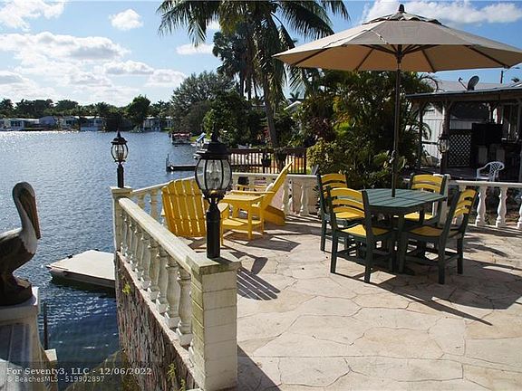 2nd image of 3068 Lakeshore Dr