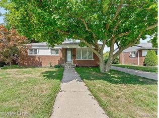 33380 Florence St, Garden City, MI 48135