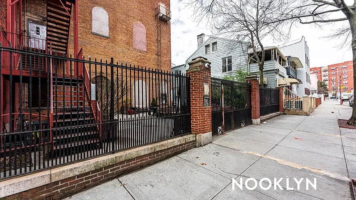Rented by Nooklyn NYC LLC | media 18