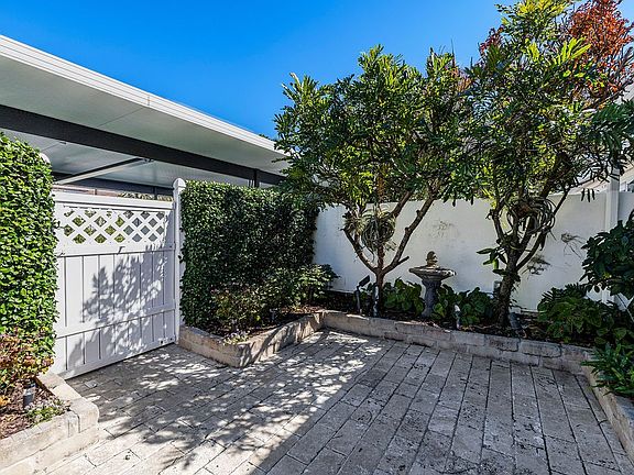 3rd image of 2820 Cardinal Dr #11