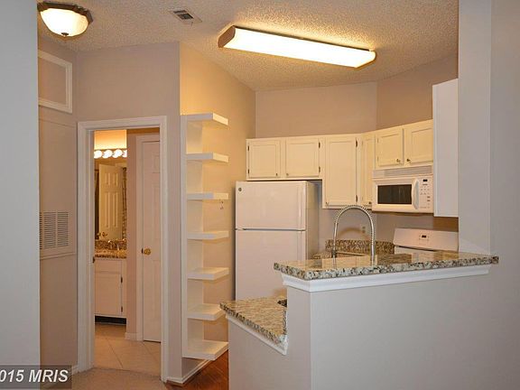 4th image of 4404 Helmsford Ln APT 201