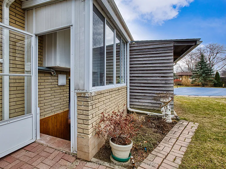38 Cypress St #LOWER — Photo 2