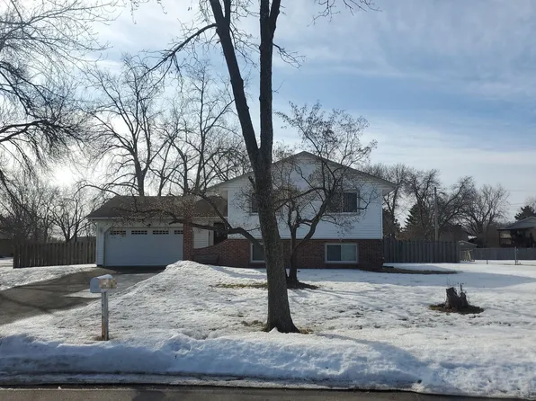 8101 Ewing Ave N, Brooklyn Park, MN 55443