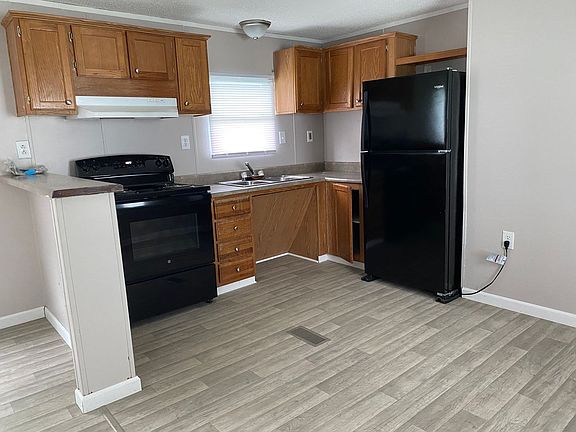 4th image of 3000 John Harden Dr APT 105