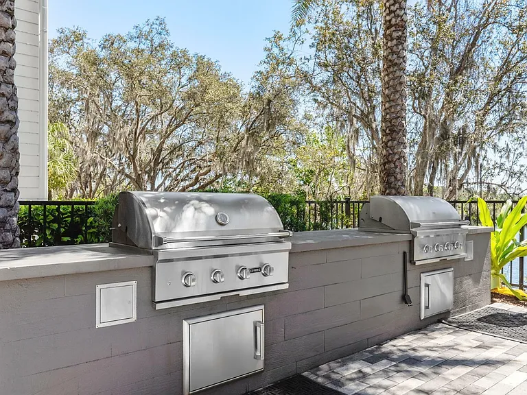 Lirio at Rafina - Grilling Area