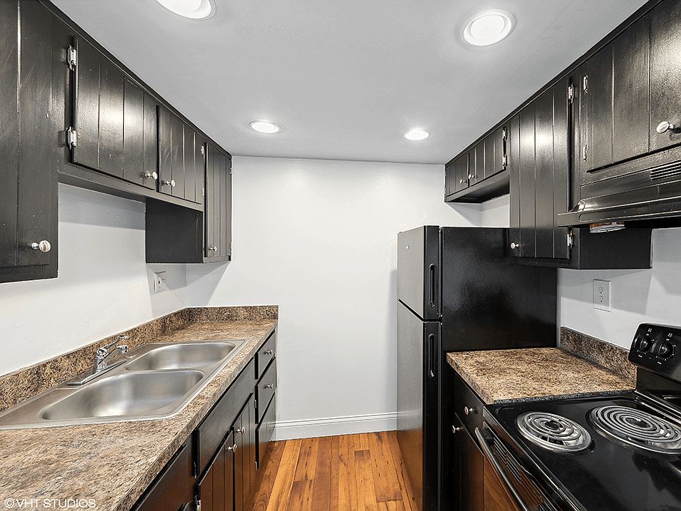 Fully-Equipped Kitchen with Appliances