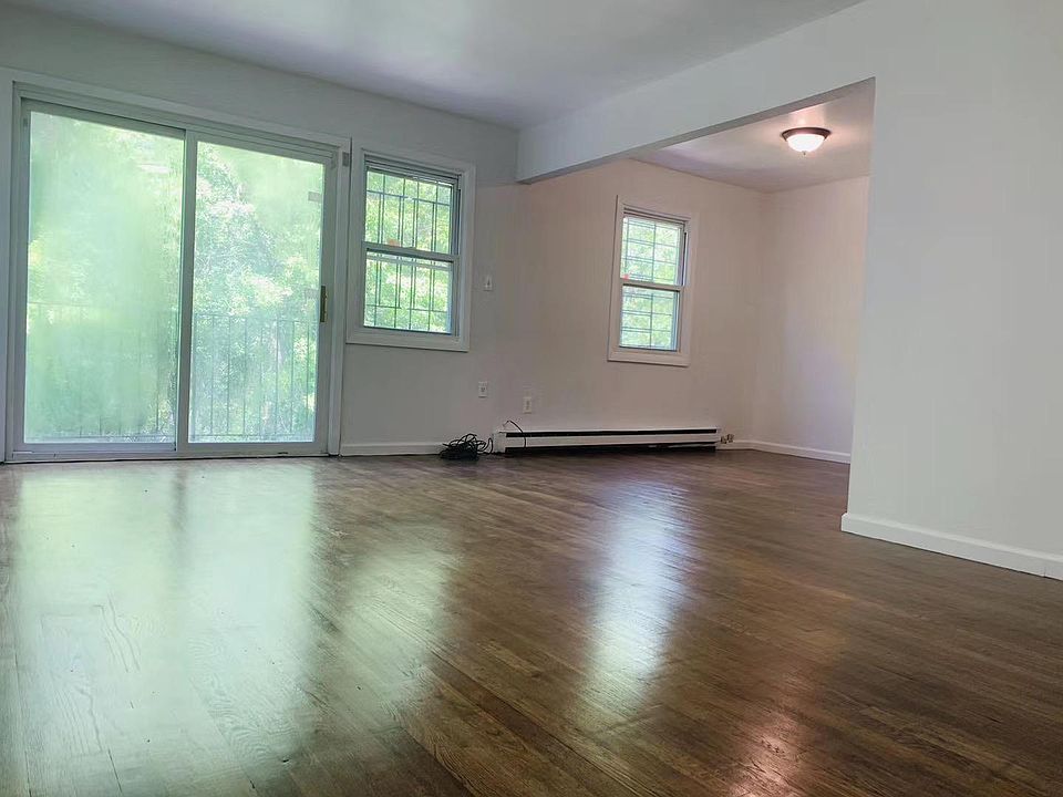 1st image of 1321 Bell Blvd #2