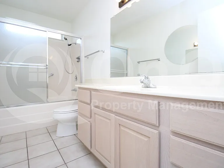 10438 W Rodgers Cir — Photo 16