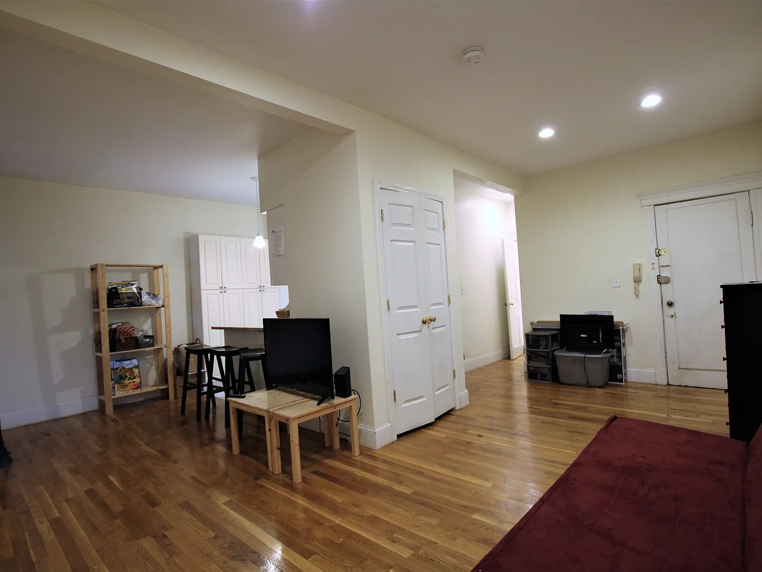 2 bed, 9999 sqft, $2,950 — Photo 2
