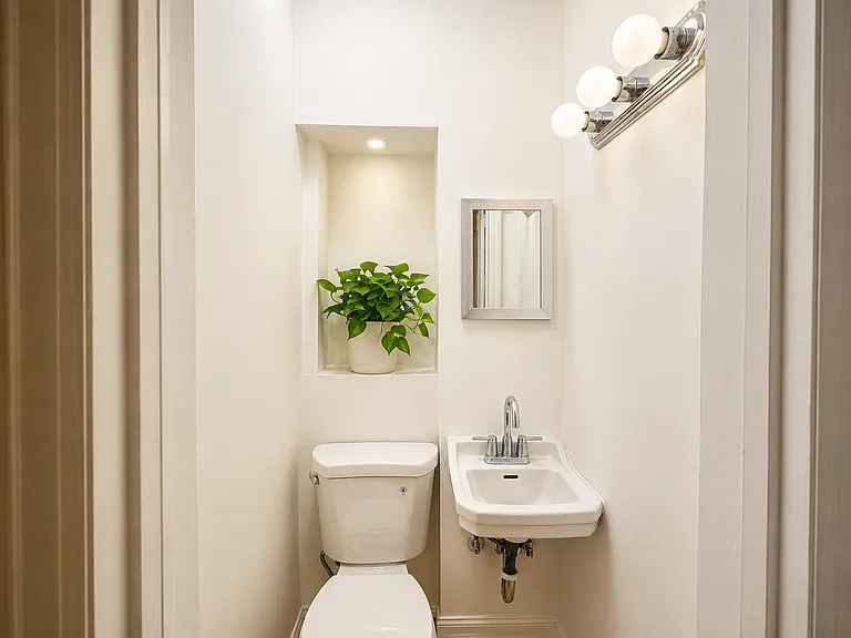 1106 Bromley Ave — Photo 5