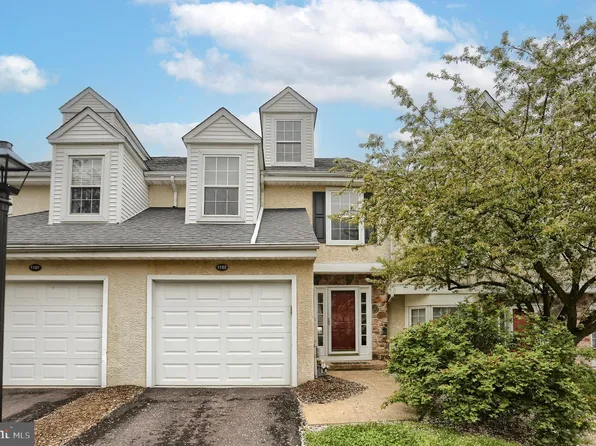1102 Coventry Pointe Ln, Pottstown, PA 19465