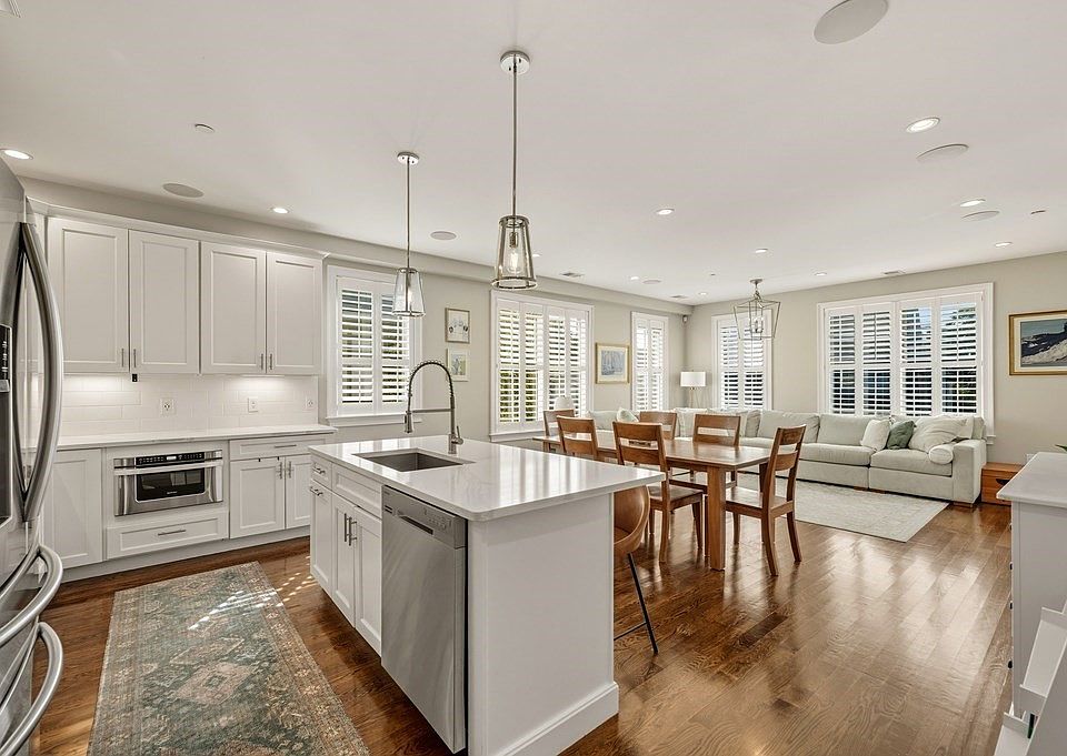 1st image of 884 Adams St #4