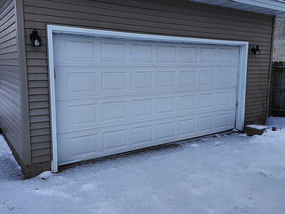 4th image of 8983 Van Buren St NE