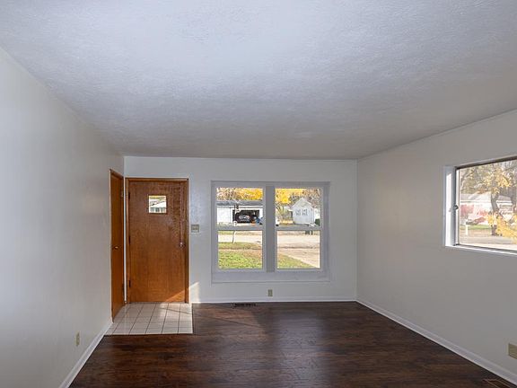 5th image of 2813 Roosevelt Ave