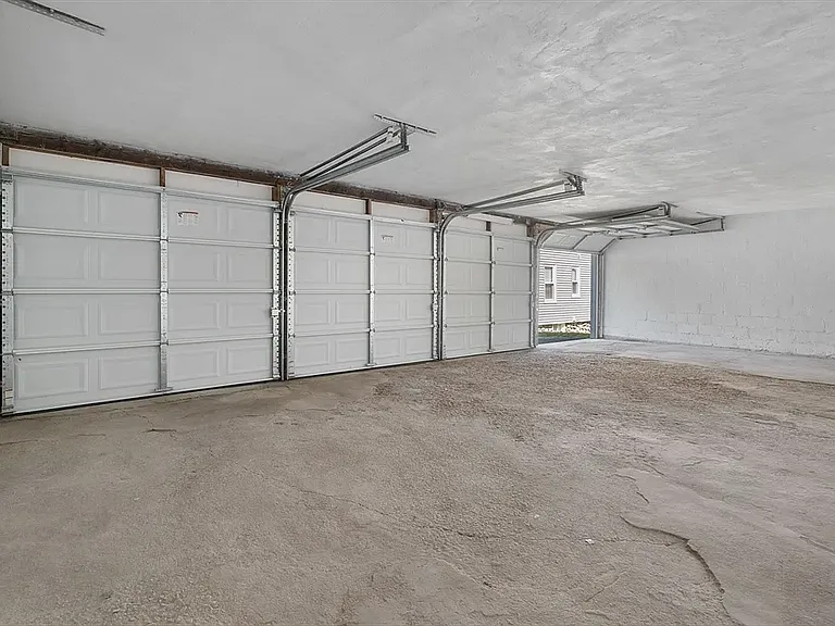 92 Greenwood St #1 — Photo 15