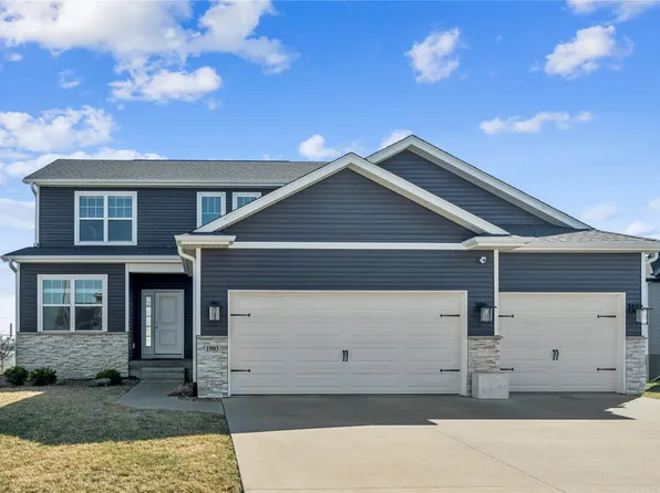1903 Wycliffe Ct SW, Cedar Rapids, IA 52404