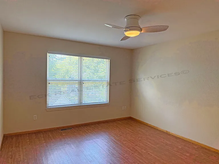 2759 Grand Cir — Photo 9