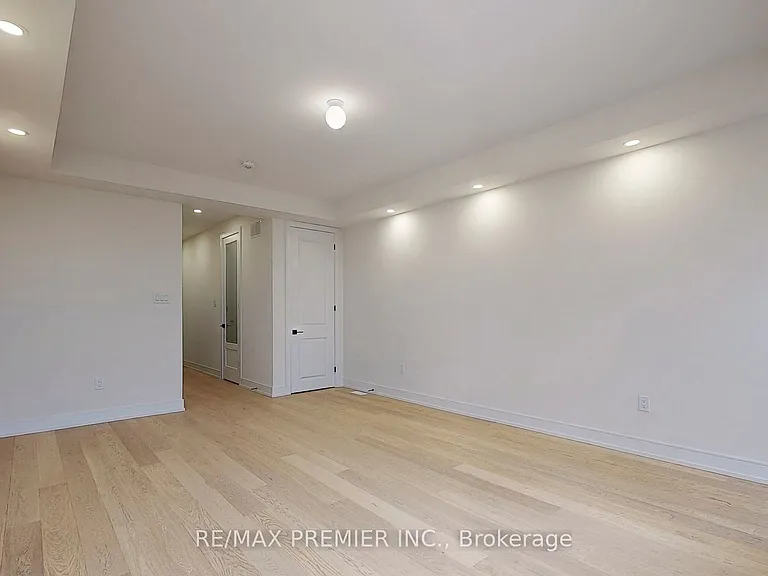 208 McRoberts Ave — Photo 31