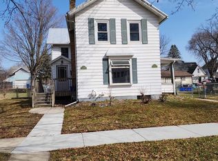 320-322 3rd Ave, Baraboo, WI 53913