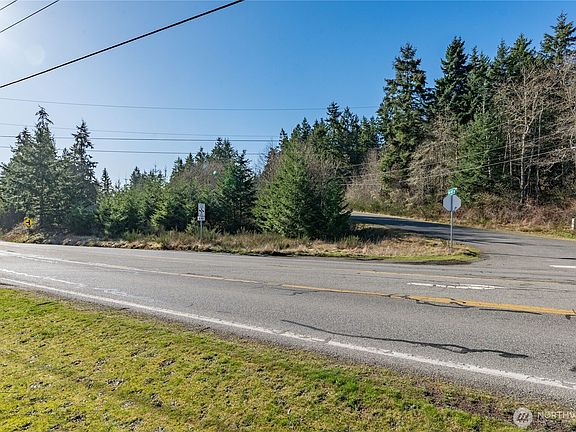 4th image of 999 Ann Kivley Dr