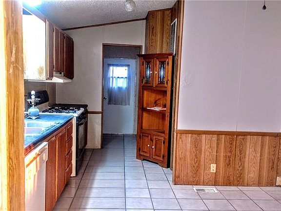 3rd image of 125 Desert Mesa Dr