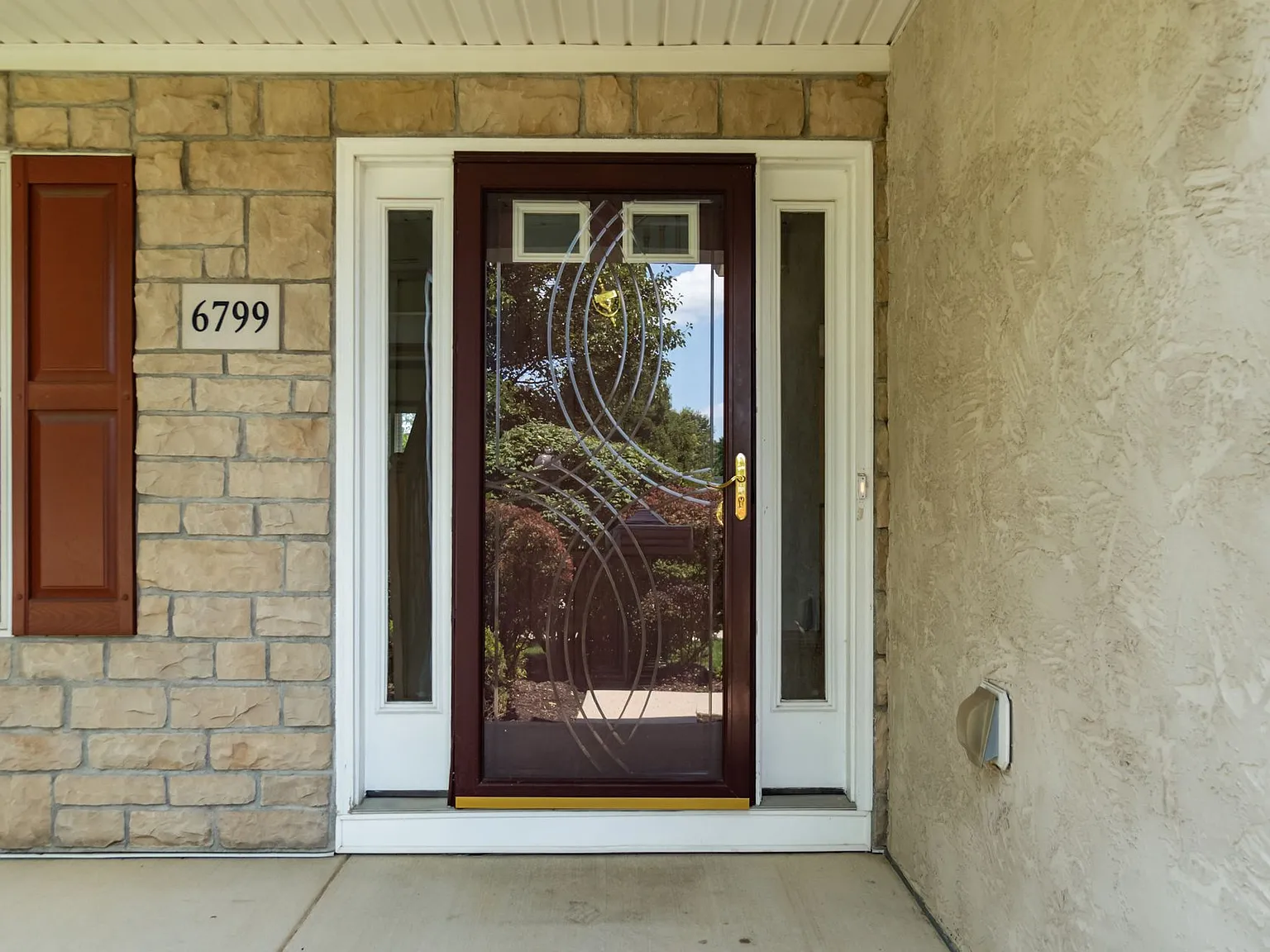 4 bed, 2.5 bath, 2700 sqft, $3,199 — Photo 4