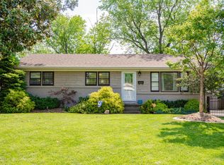 6303 Hunters Grove Rd, Louisville, KY 40216