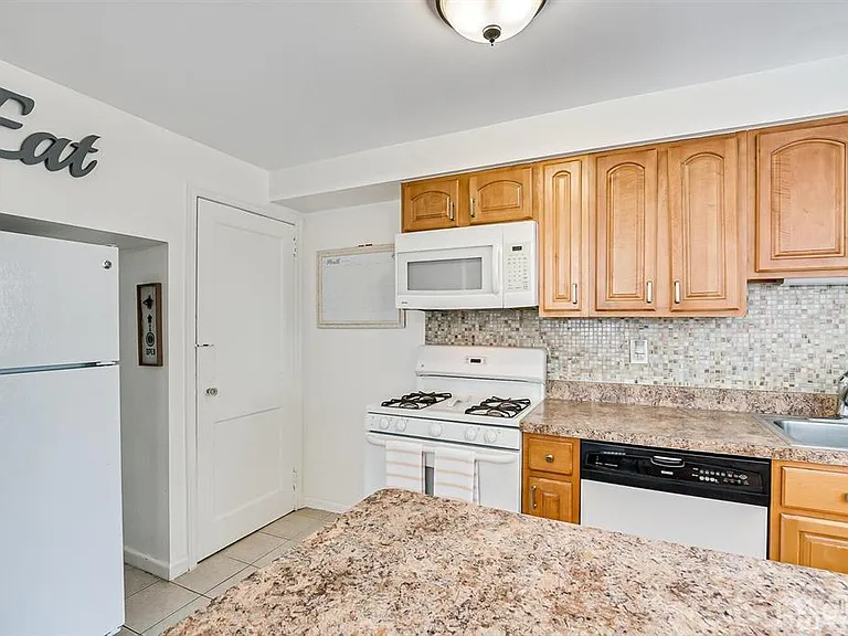 5 Mayfield Pl #B — Photo 6