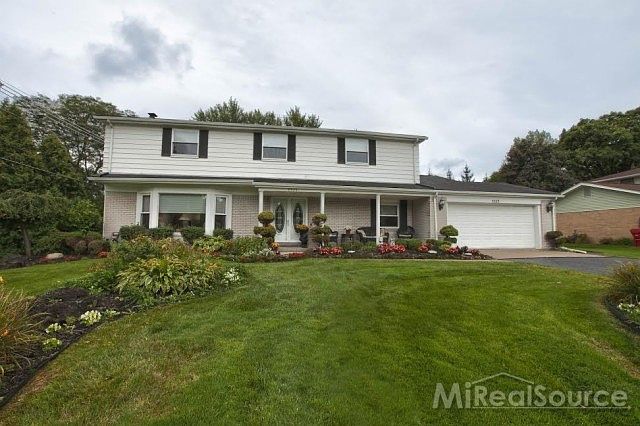 1st image of 5523 Pembury Ln