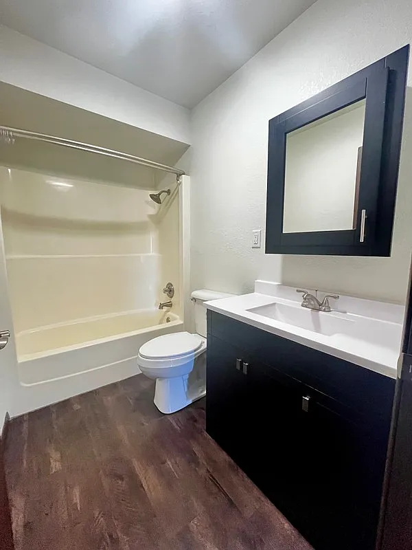 2 bed, 1.0 bath, 840 sqft, $900 — Photo 4