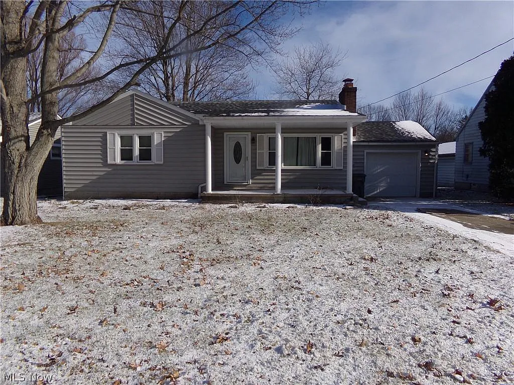 2751 Rexford Rd photo 1