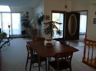 420 Town Line Rd, Lancaster, NY 14086