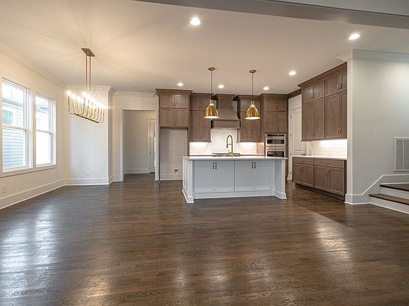 4th image of 925 Jasper Avenue Lot #2265