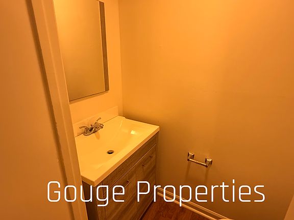 5th image of 100 Hillcrest Dr #3