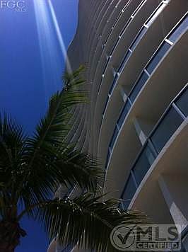 2nd image of 3000 Oasis Grand Blvd #Uph6