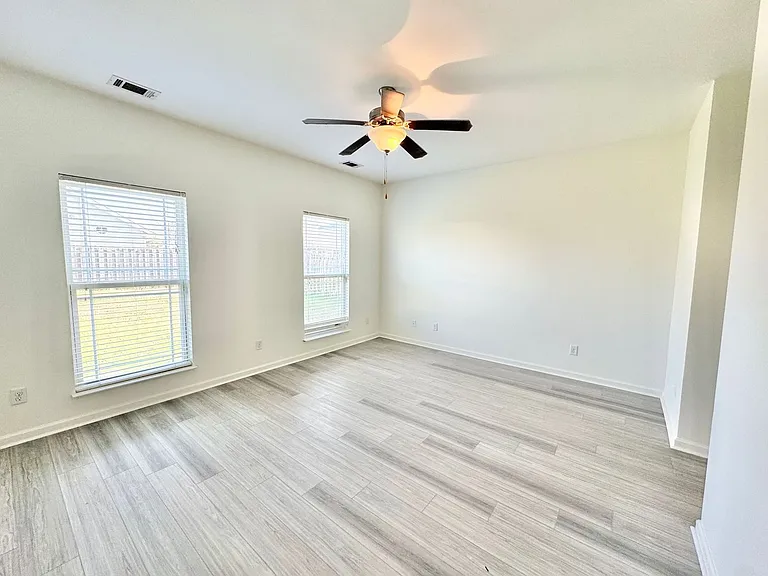 186 Savannah Ln — Photo 8