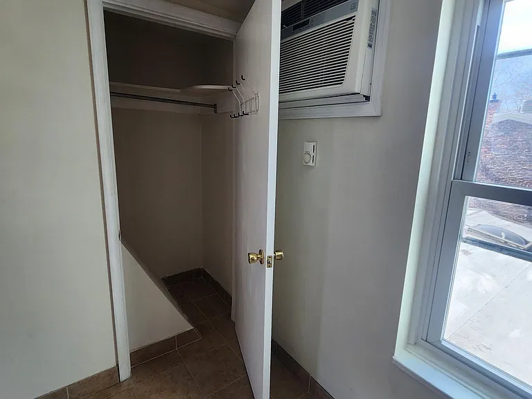 242 S 22nd St #1 — Photo 17