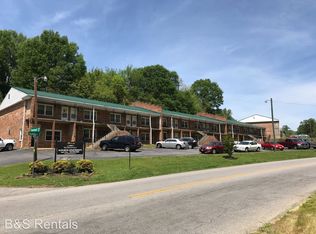 335 Audubon Dr APT 25B, Danville, VA 24540