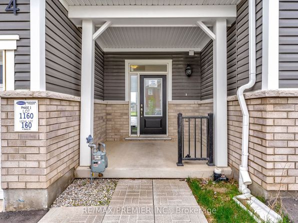 4 Saxony St, Kitchener, ON N2R 0S3