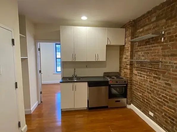 71 Pineapple Street image 1 of 10