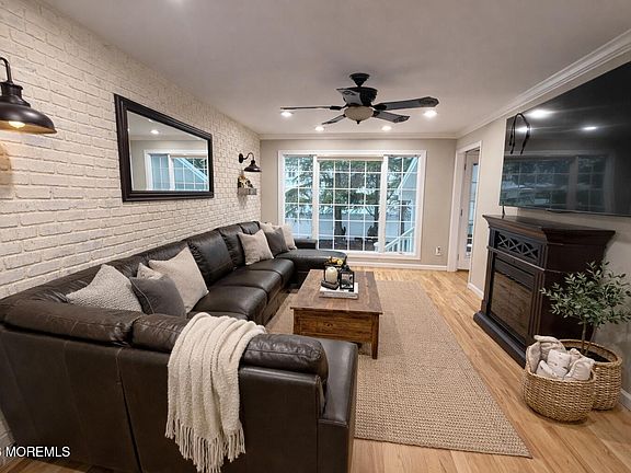 4th image of 23 Cornell Drive