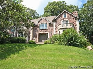 12 Red Bud Ln, Springfield, IL 62712