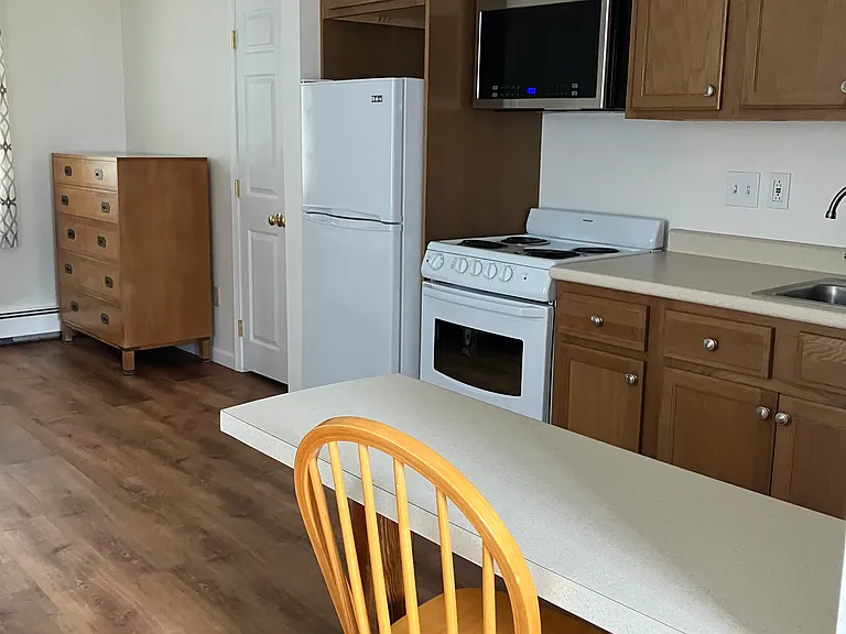 563 Riverside Dr #2 — Photo 3