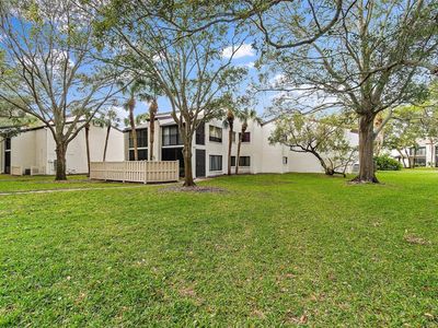 700 Starkey Rd APT 1223, Largo, FL, 33771