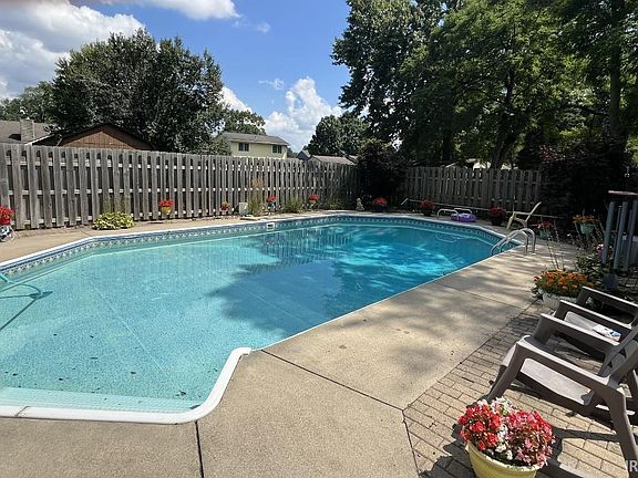 3rd image of 30889 Ridgeview Dr