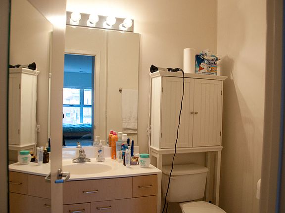 3rd image of 1210 Chicago Ave APT 607