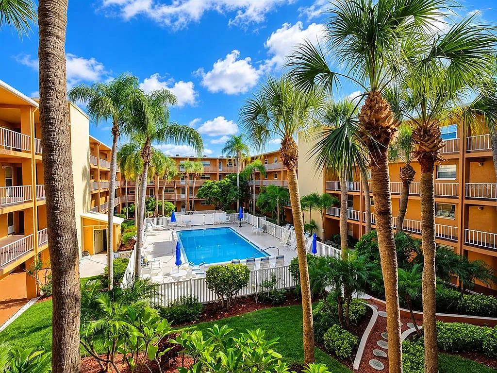 2 bed, 2.0 bath, 1100 sqft, $2,500 — Photo 3