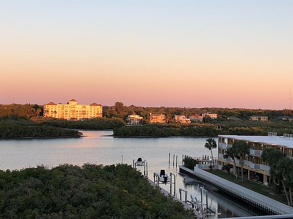 4th image of 19627 Gulf Blvd APT 402