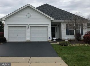 39 Temple Ct, Pennington, NJ 08534