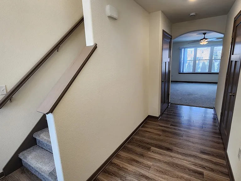 Jefferson 3 Bedroom — Photo 11